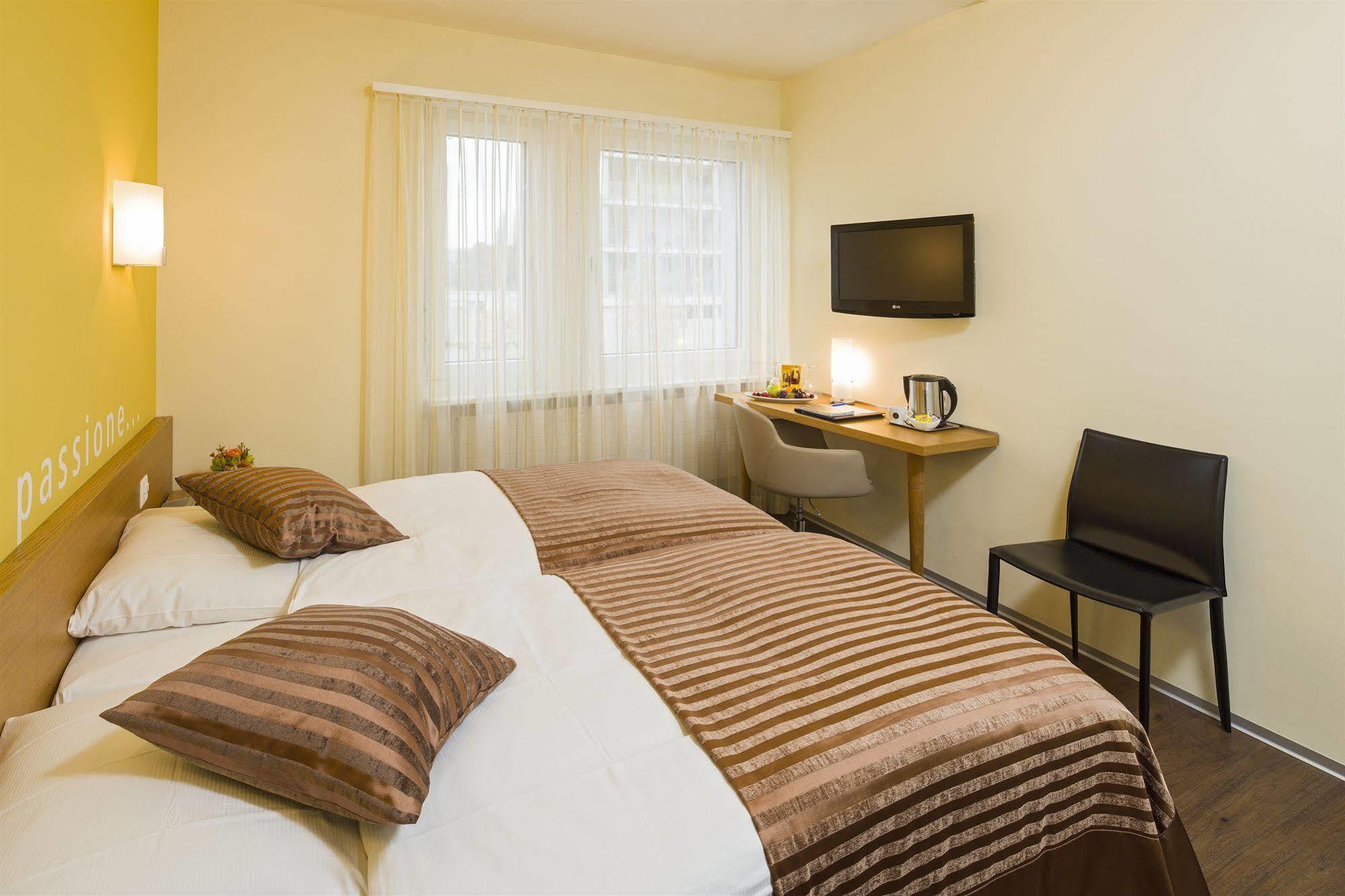 Sommerau-Ticino Swiss Quality Hotel Dietikon Ngoại thất bức ảnh